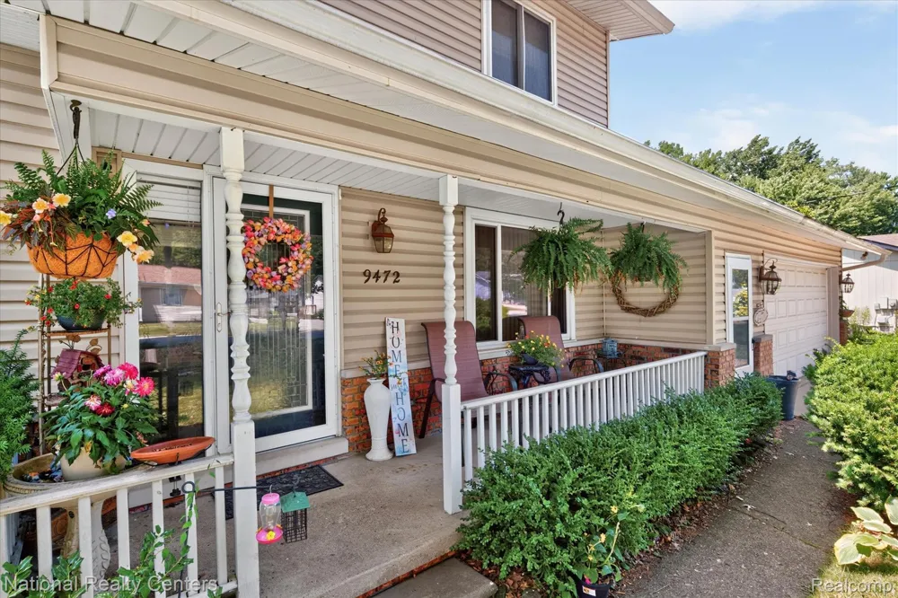 9472 Lakepointe Boulevard Clay Township, MI 48001