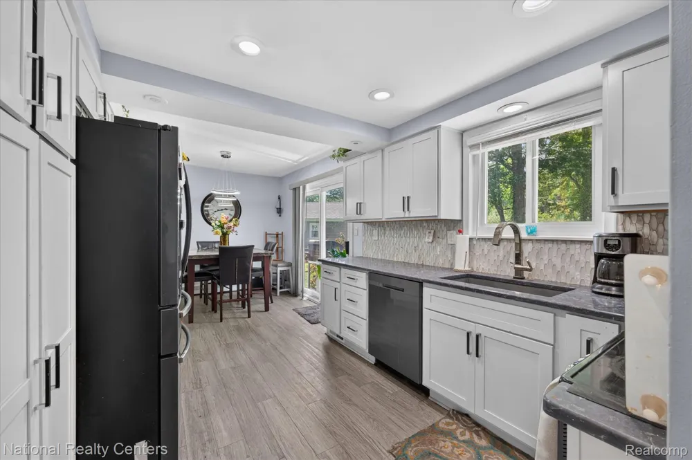 9472 Lakepointe Boulevard Clay Township, MI 48001