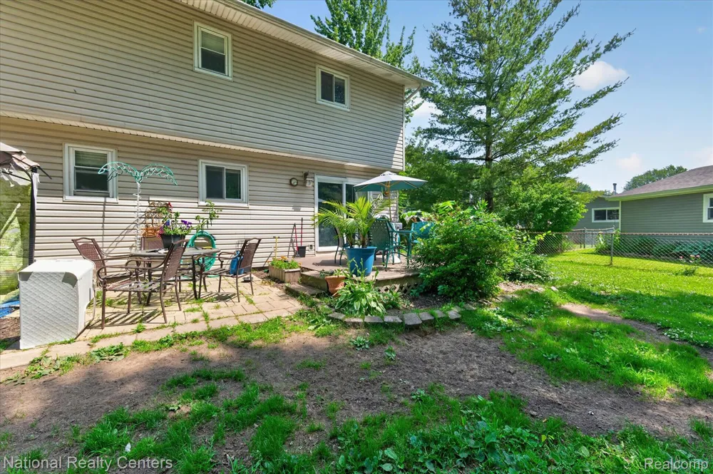 9472 Lakepointe Boulevard Clay Township, MI 48001