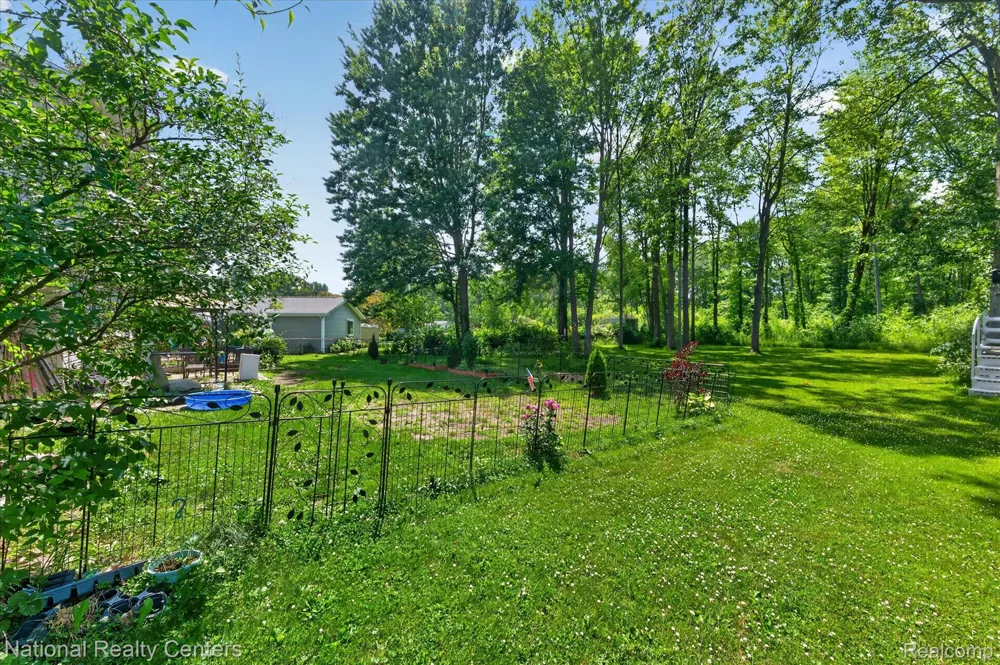 9472 Lakepointe Boulevard Clay Township, MI 48001
