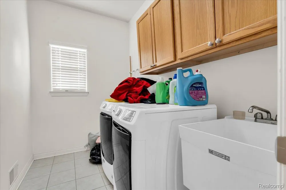 1143 Polo Drive South Lyon City, MI 48178