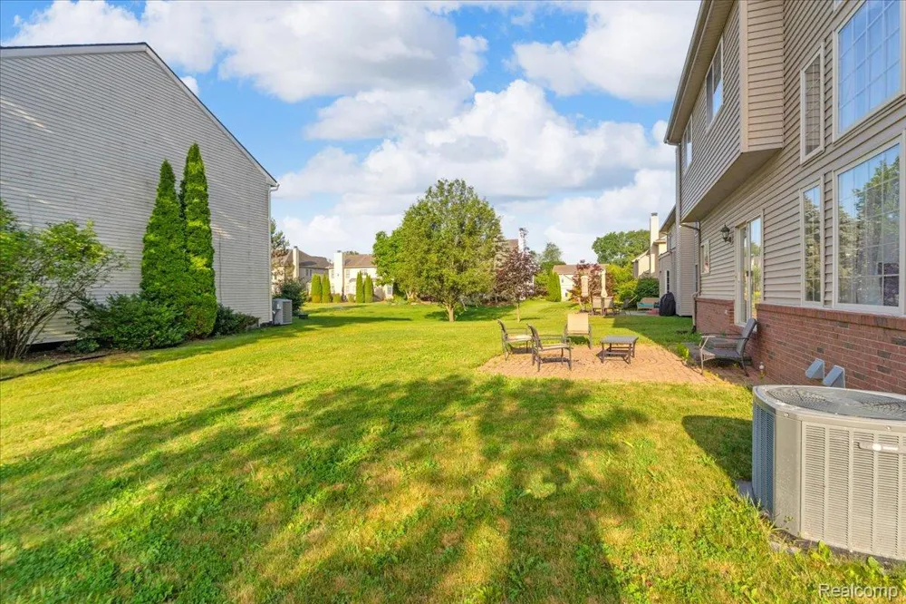 1143 Polo Drive South Lyon City, MI 48178
