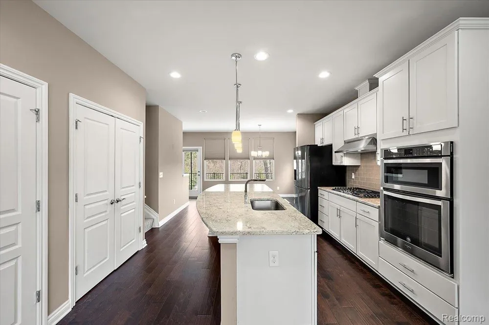 2877 Hartwick Drive Rochester Hills City, MI 48307