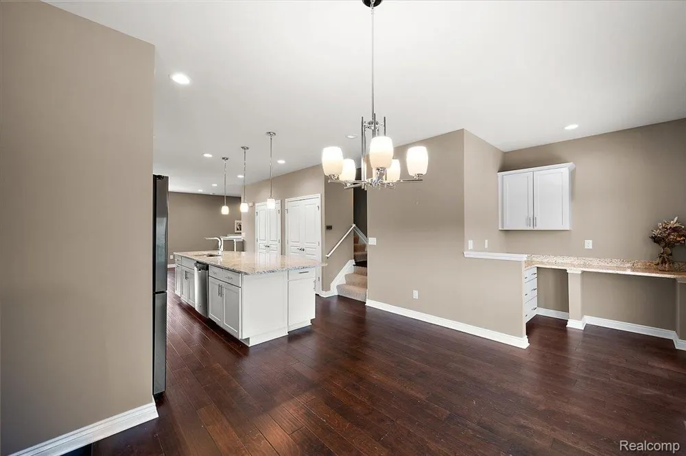 2877 Hartwick Drive Rochester Hills City, MI 48307