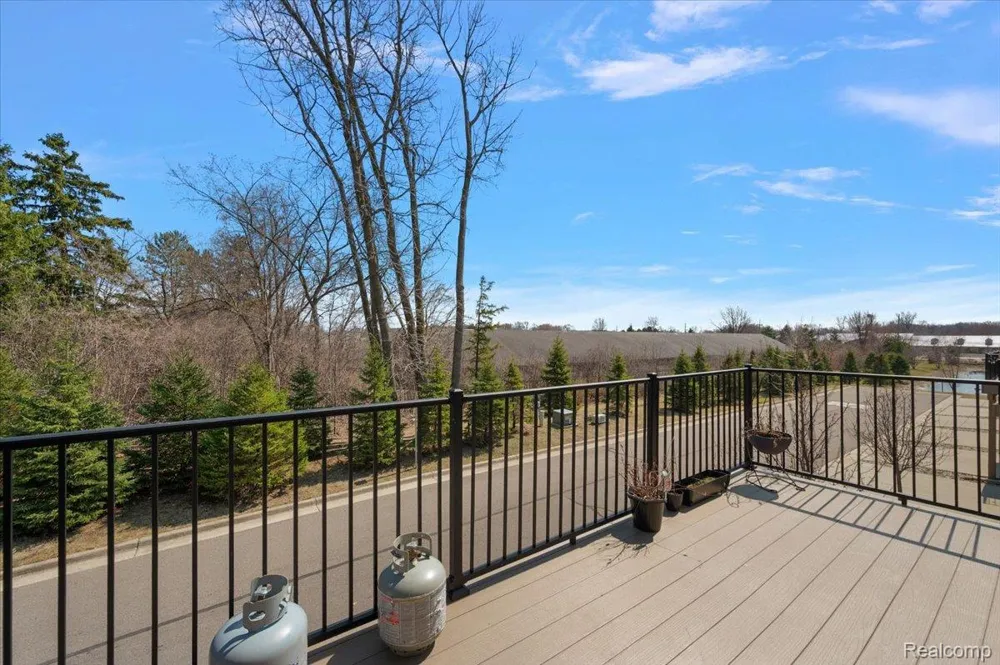 2877 Hartwick Drive Rochester Hills City, MI 48307