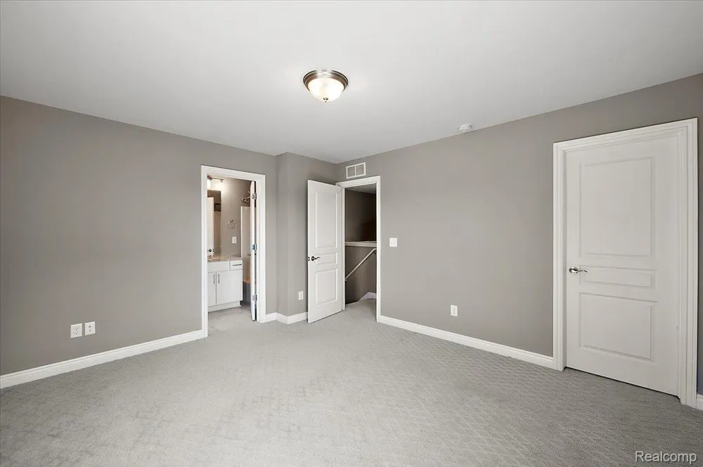 2877 Hartwick Drive Rochester Hills City, MI 48307