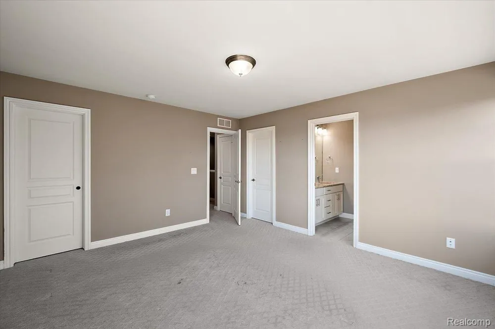 2877 Hartwick Drive Rochester Hills City, MI 48307
