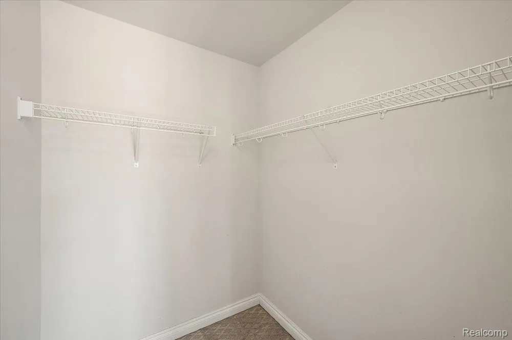 2877 Hartwick Drive Rochester Hills City, MI 48307