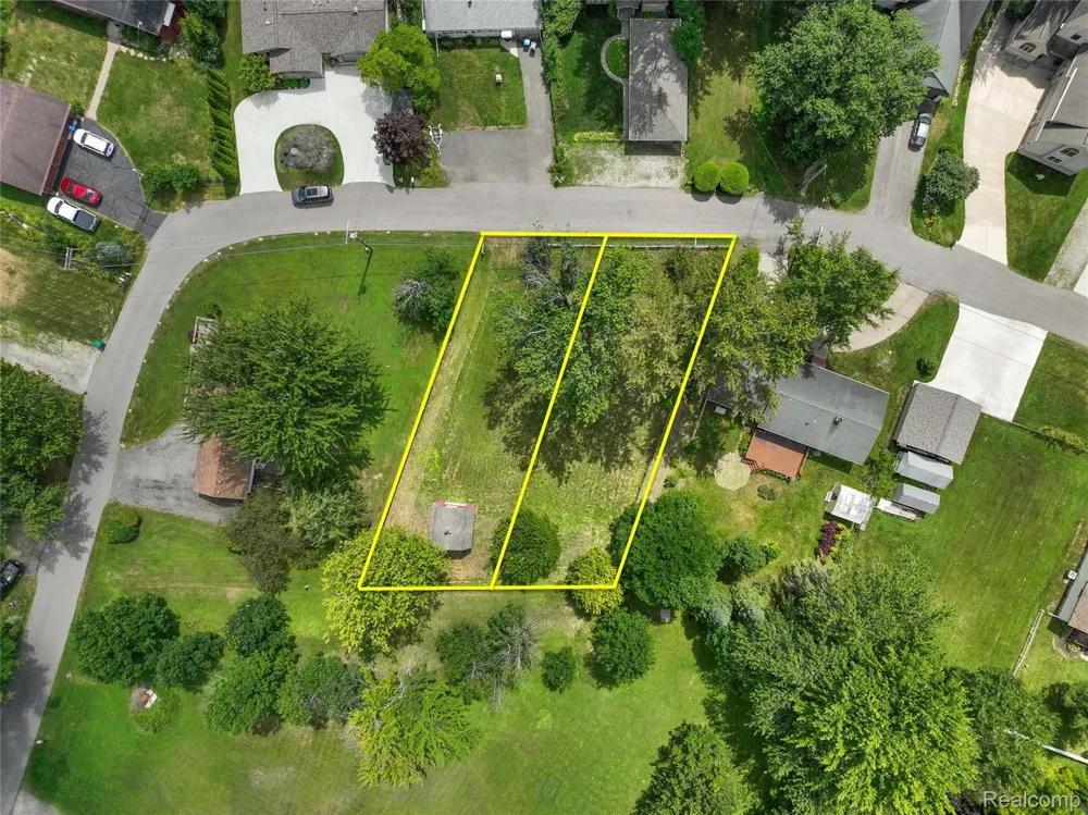 2 Elmhurst Drive Genoa Township, MI 48843