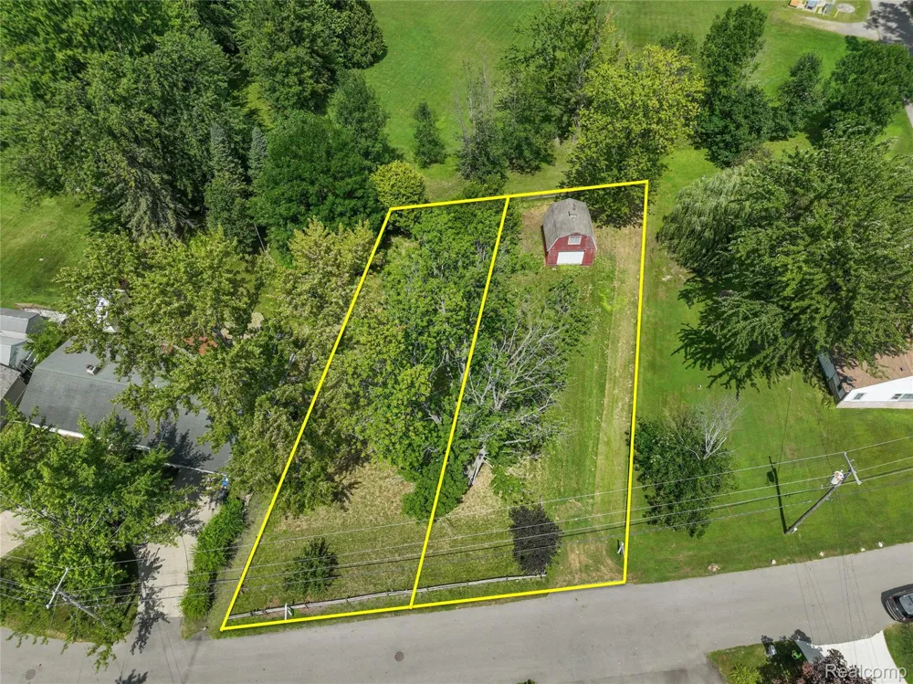 2 Elmhurst Drive Genoa Township, MI 48843