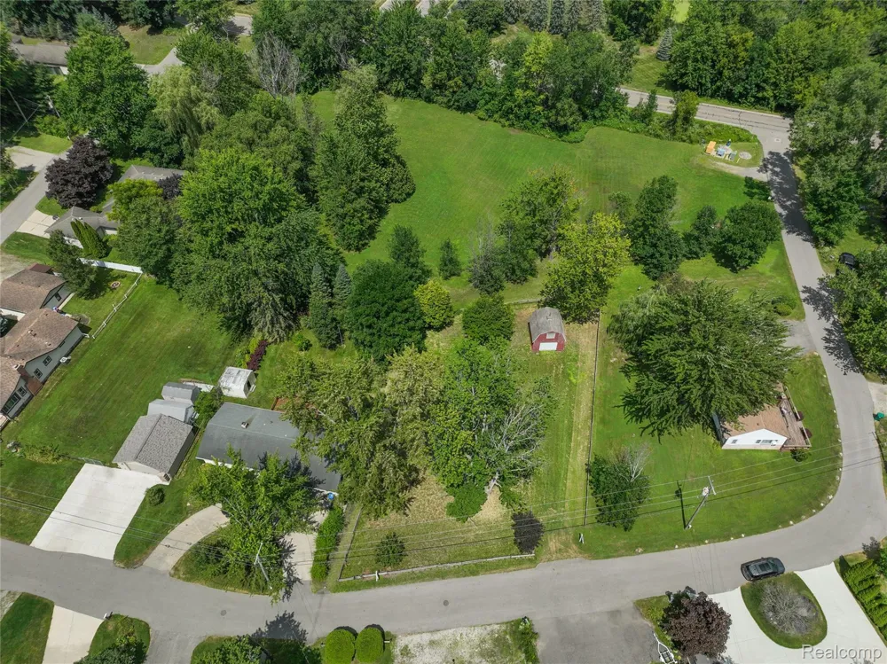 2 Elmhurst Drive Genoa Township, MI 48843