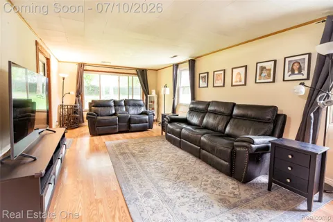 875 S Grey Road