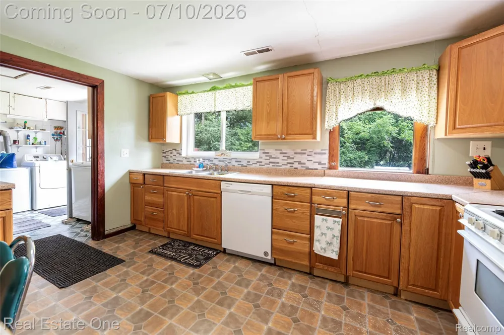 875 S Grey Road Auburn Hills City, MI 48326