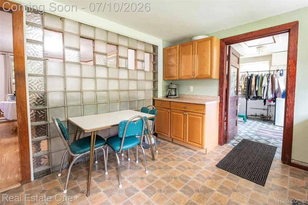 875 S Grey Road Auburn Hills City, MI 48326