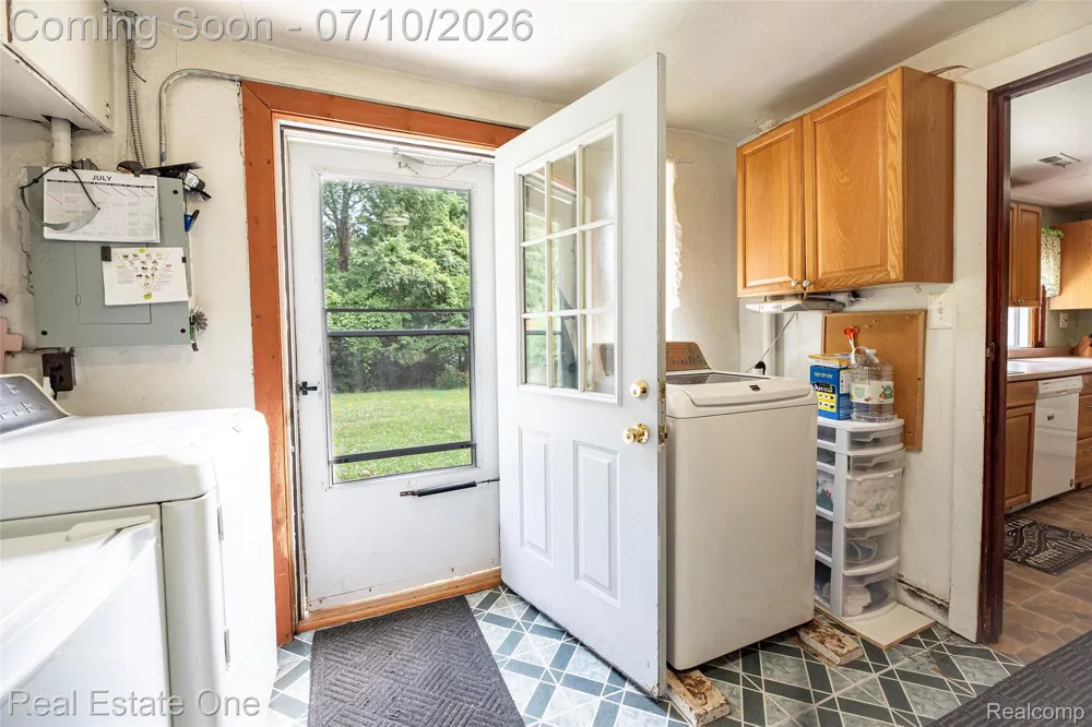 875 S Grey Road Auburn Hills City, MI 48326