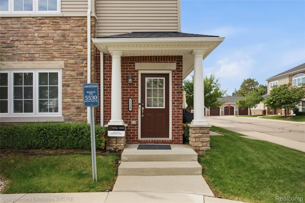 5530 Arbor Chase Drive #14 Scio Township, MI 48103