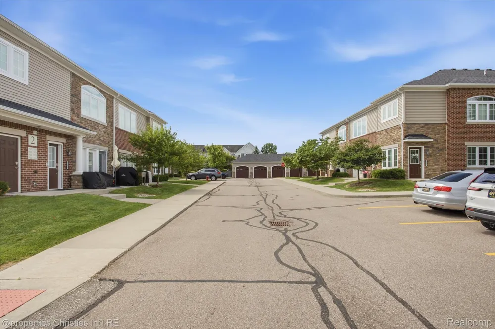 5530 Arbor Chase Drive #14 Scio Township, MI 48103