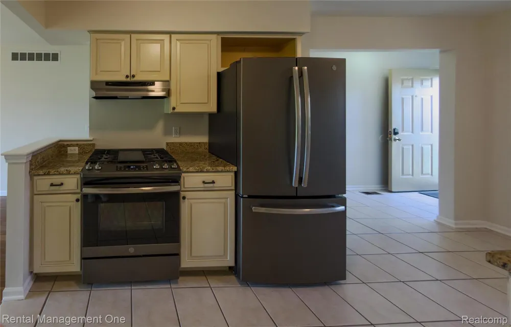 11575 Lynhurst Drive Washington Township, MI 48094