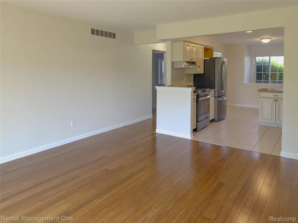 11575 Lynhurst Drive Washington Township, MI 48094