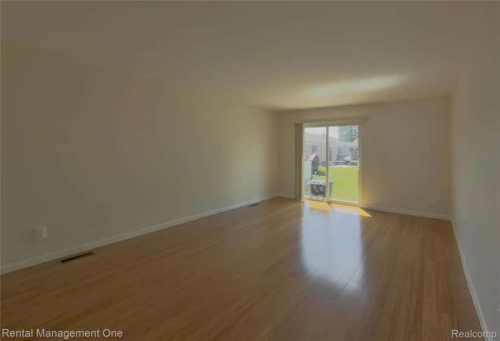 11575 Lynhurst Drive Washington Township, MI 48094