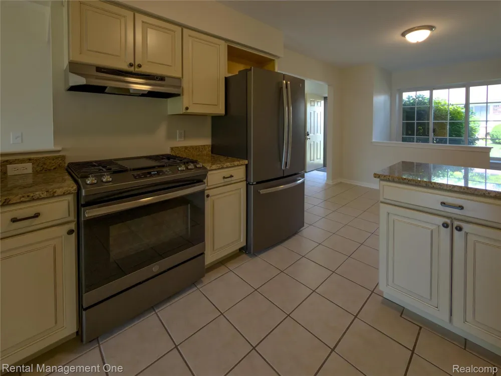 11575 Lynhurst Drive Washington Township, MI 48094