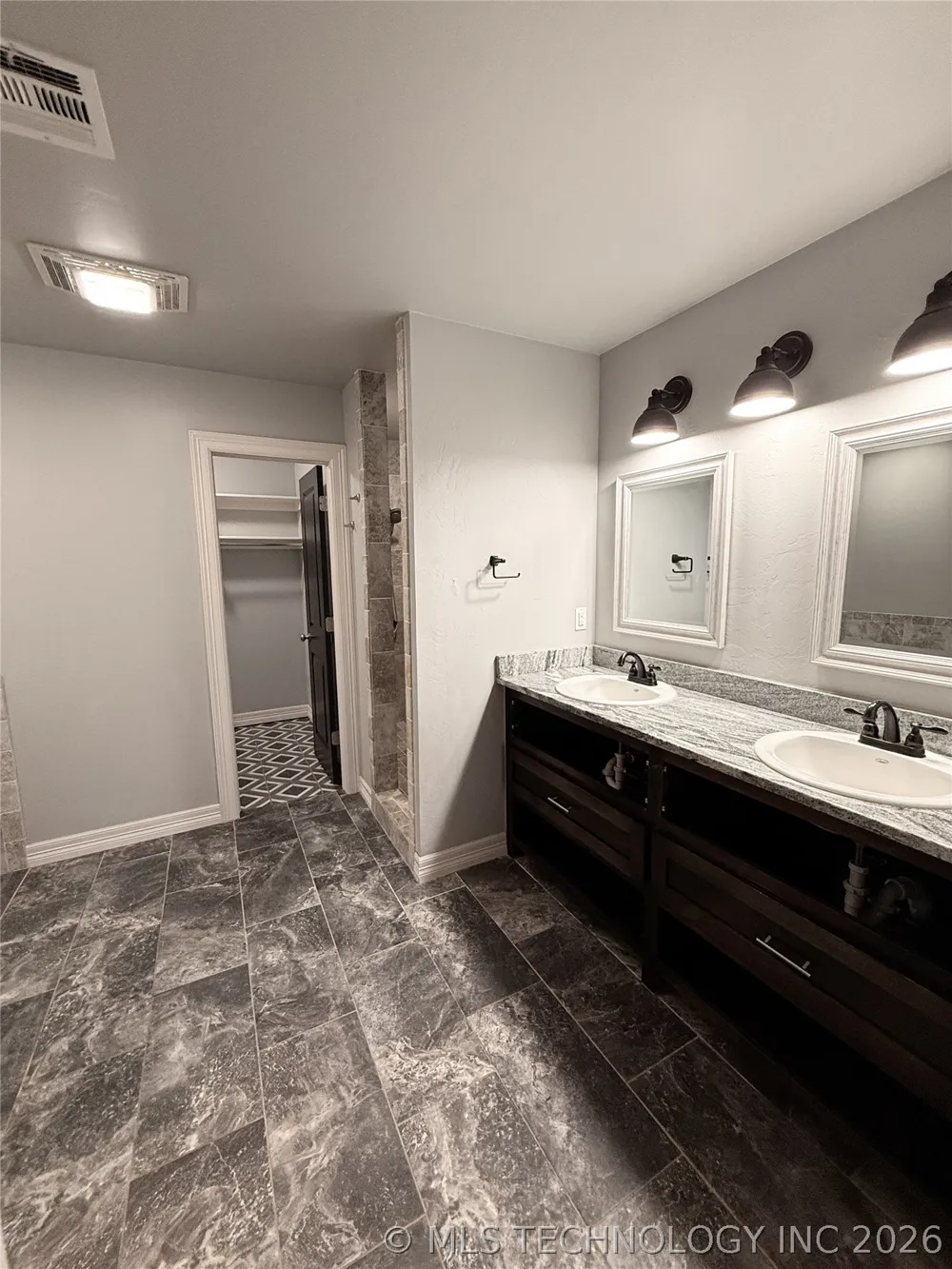 2807 Falling Leaves Drive Weatherford, OK 73096