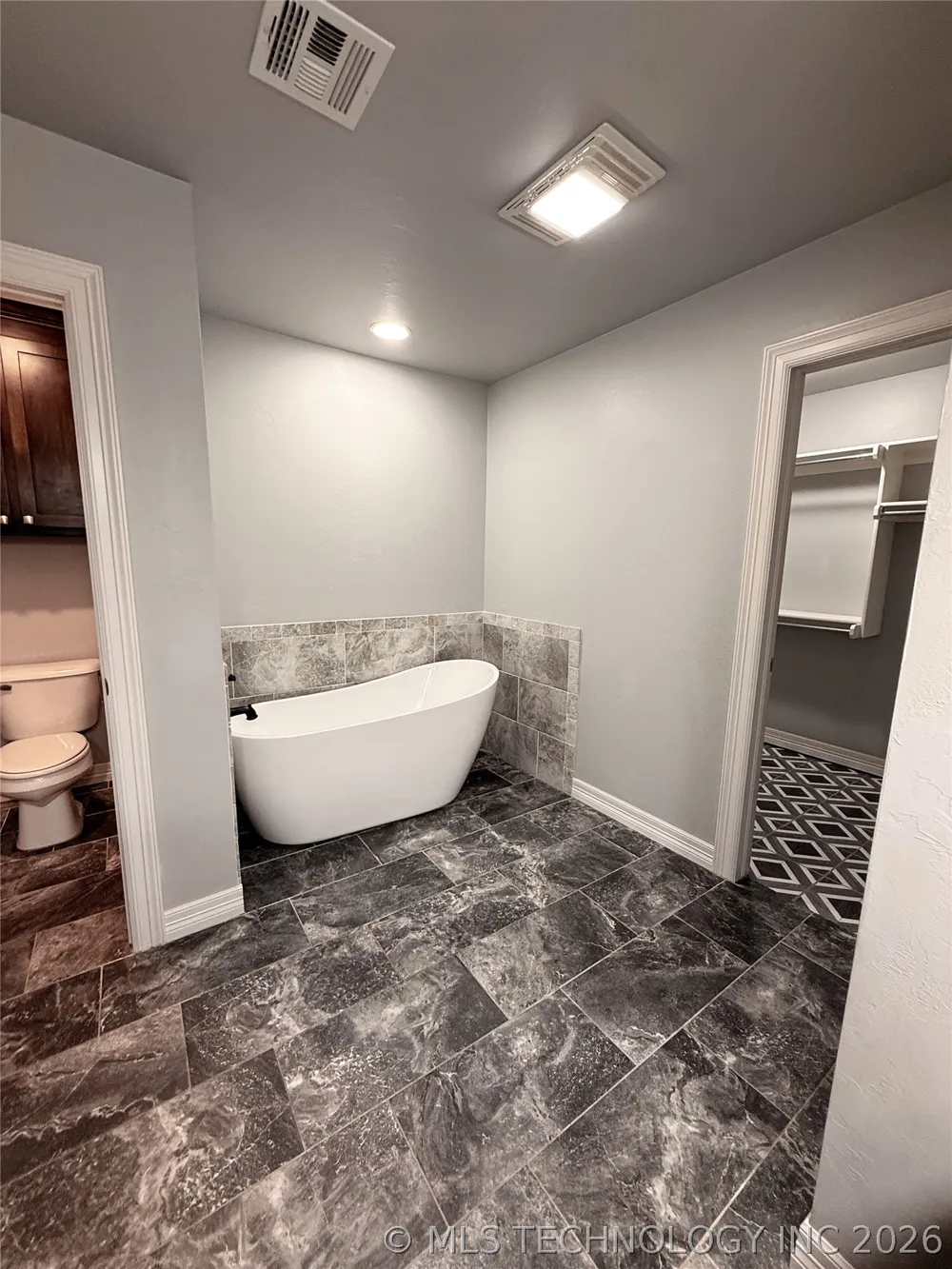 2807 Falling Leaves Drive Weatherford, OK 73096