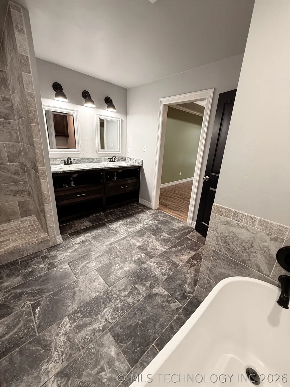 2807 Falling Leaves Drive Weatherford, OK 73096