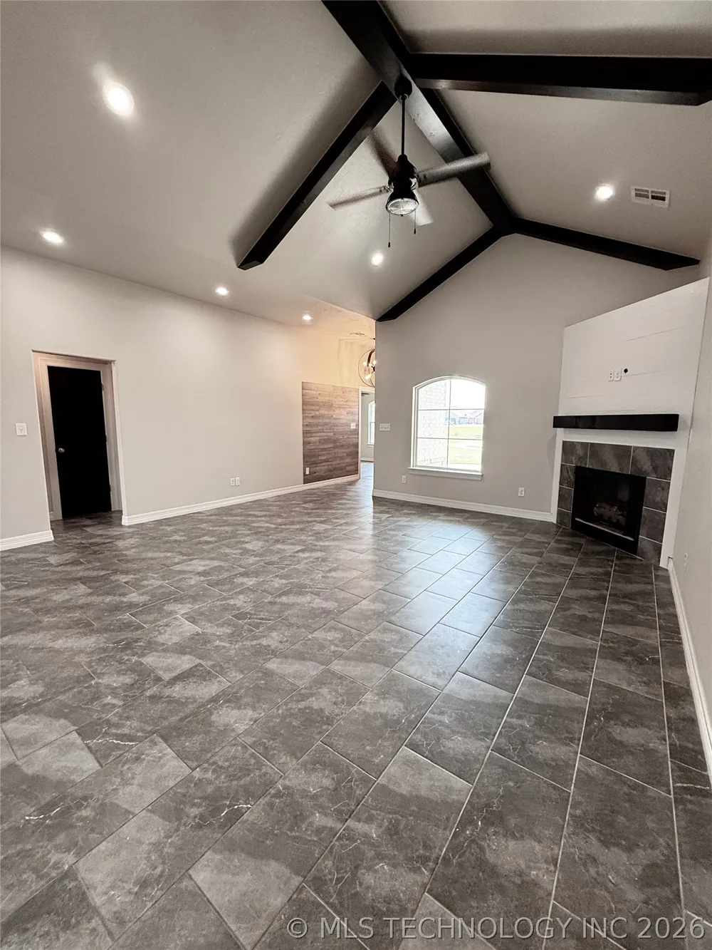 2807 Falling Leaves Drive Weatherford, OK 73096