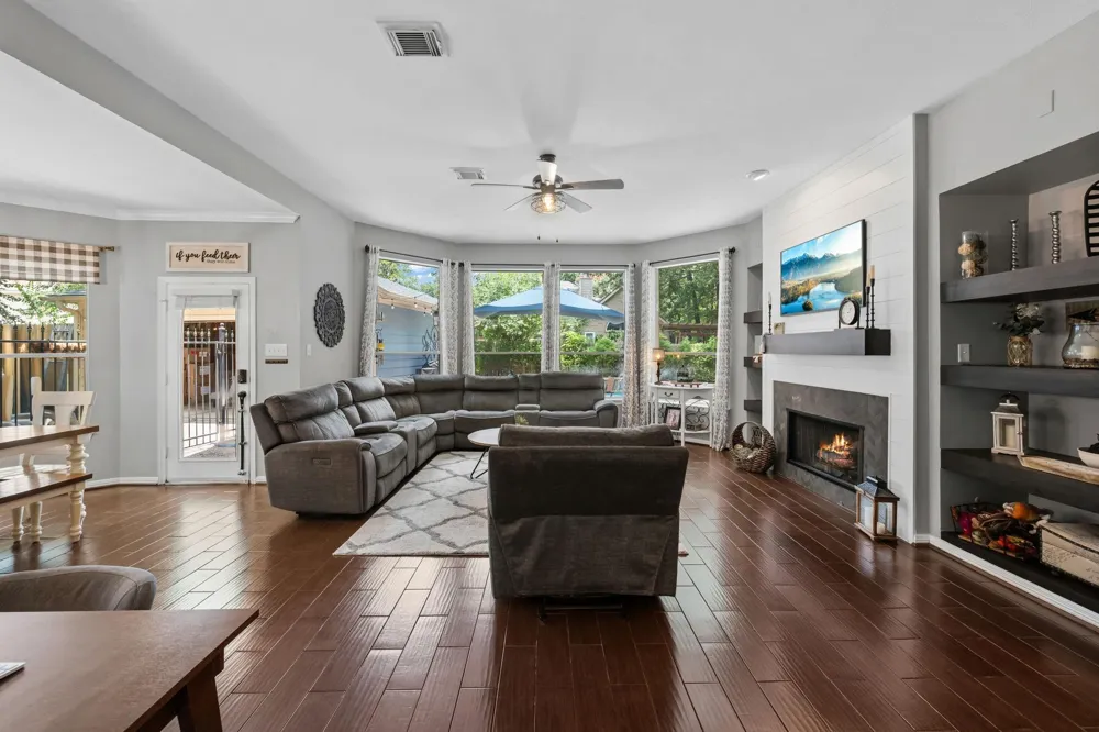 3218 S Woodstream Way Kingwood, TX 77345