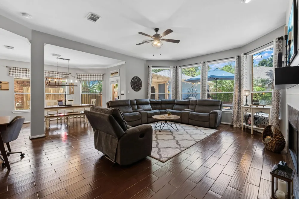 3218 S Woodstream Way Kingwood, TX 77345