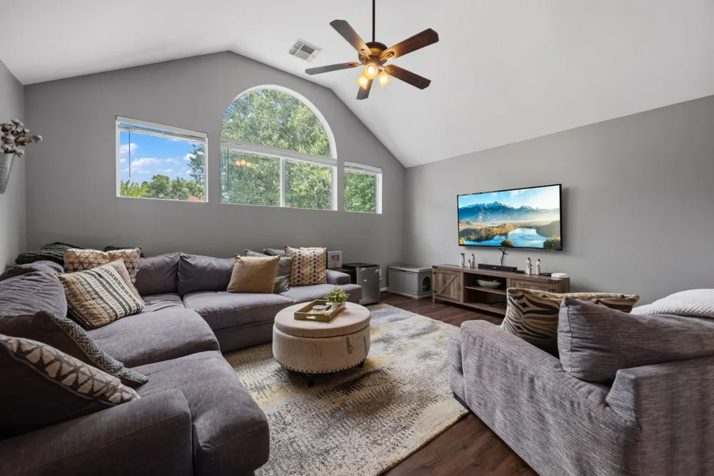 3218 S Woodstream Way Kingwood, TX 77345