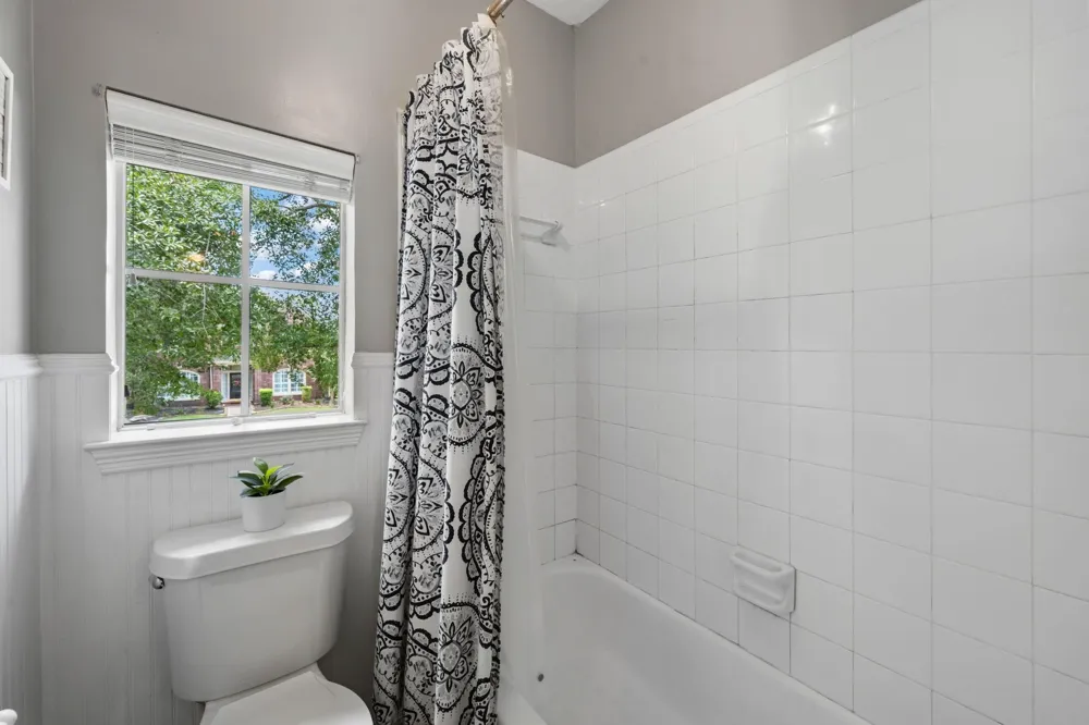 3218 S Woodstream Way Kingwood, TX 77345