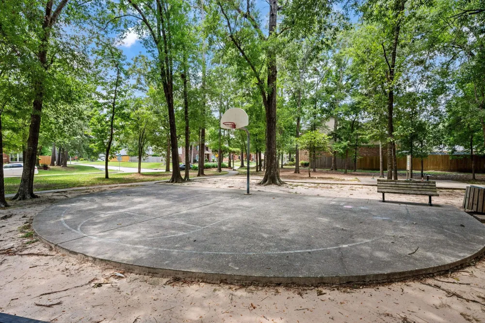3218 S Woodstream Way Kingwood, TX 77345