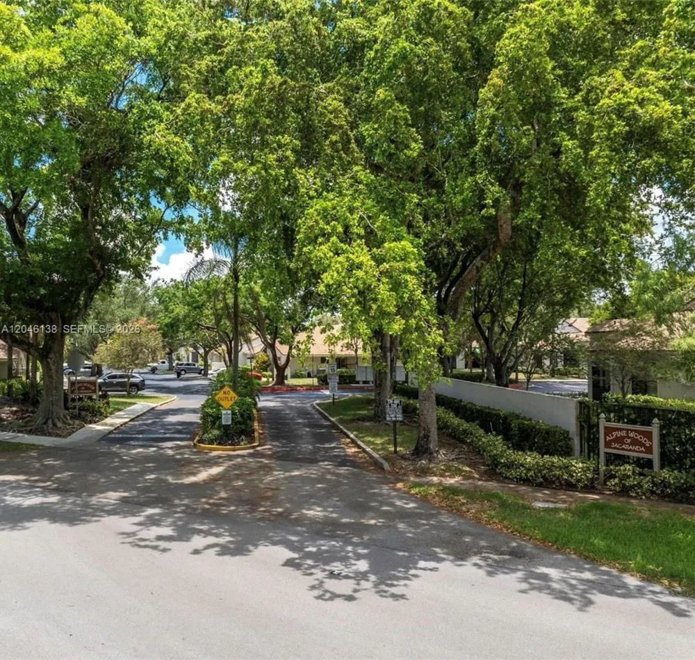 7924 NW 10th St Plantation, FL 33322