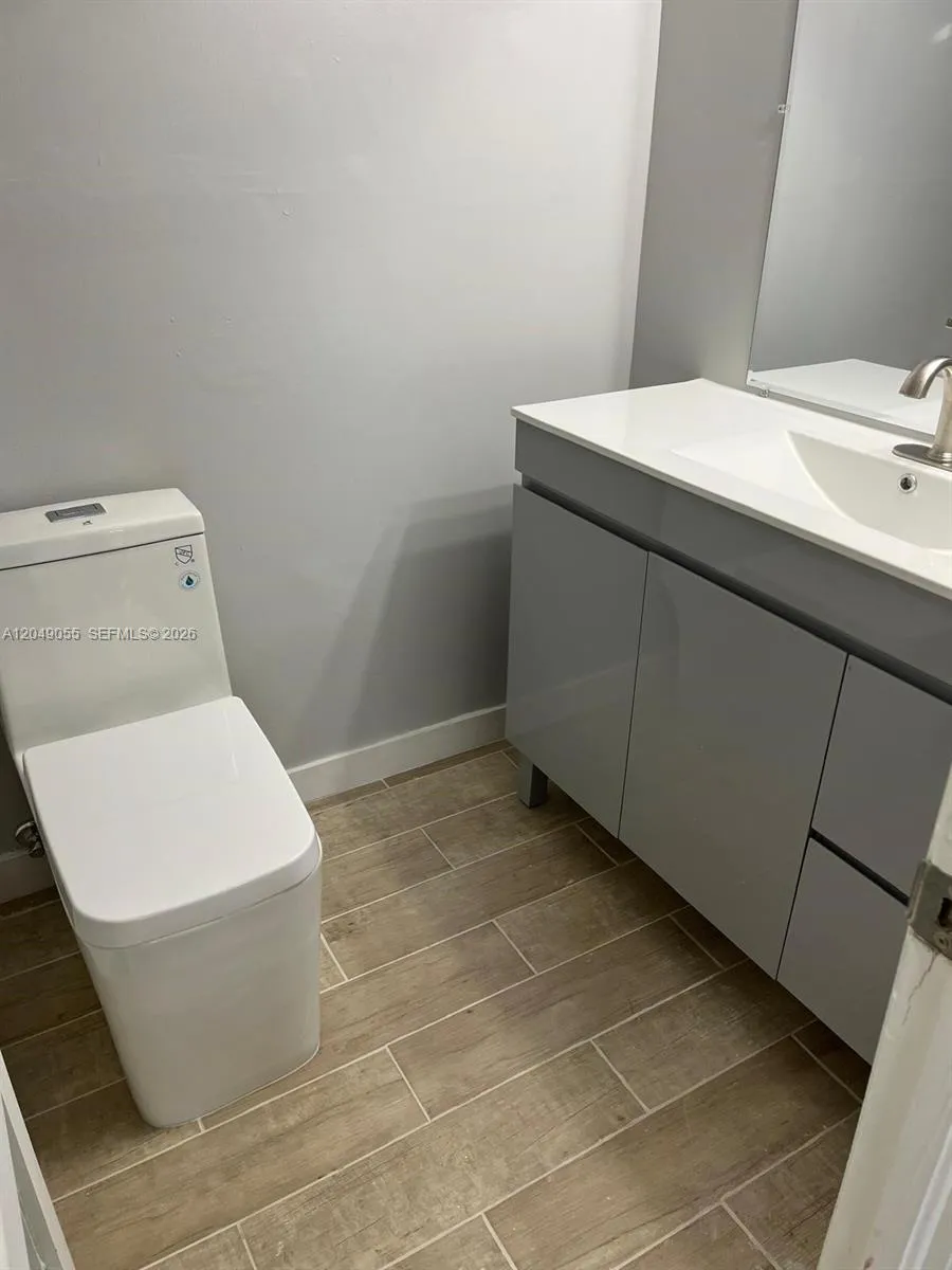 666 W 81st St #318 Hialeah, FL 33014