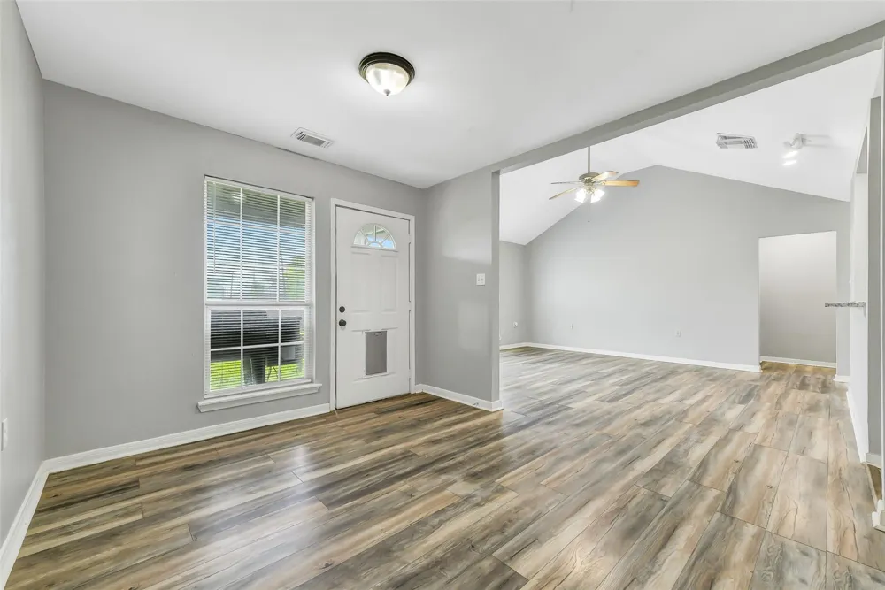1 Prairie Knoll Drive La Marque, TX 77510