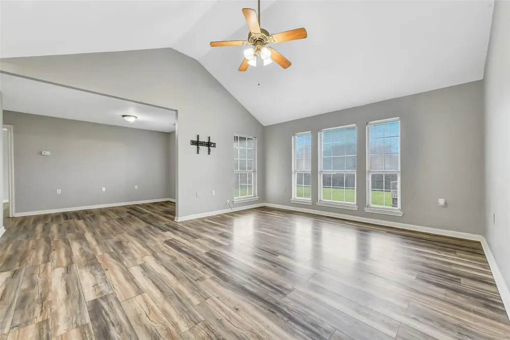 1 Prairie Knoll Drive La Marque, TX 77510