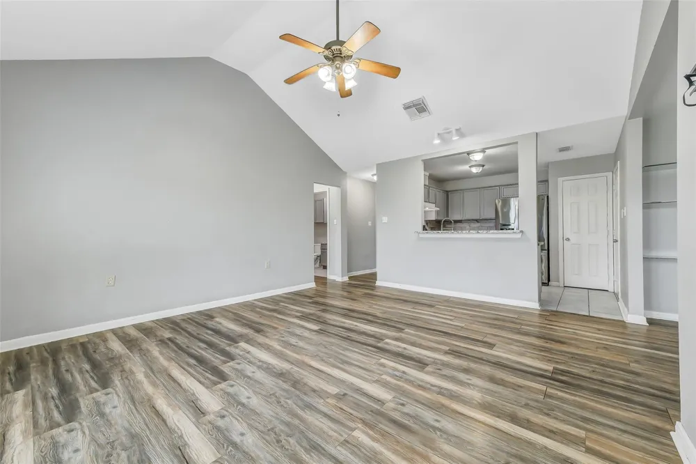 1 Prairie Knoll Drive La Marque, TX 77510