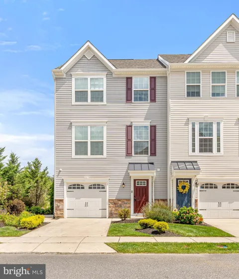 2 SPARROW CIRCLE
