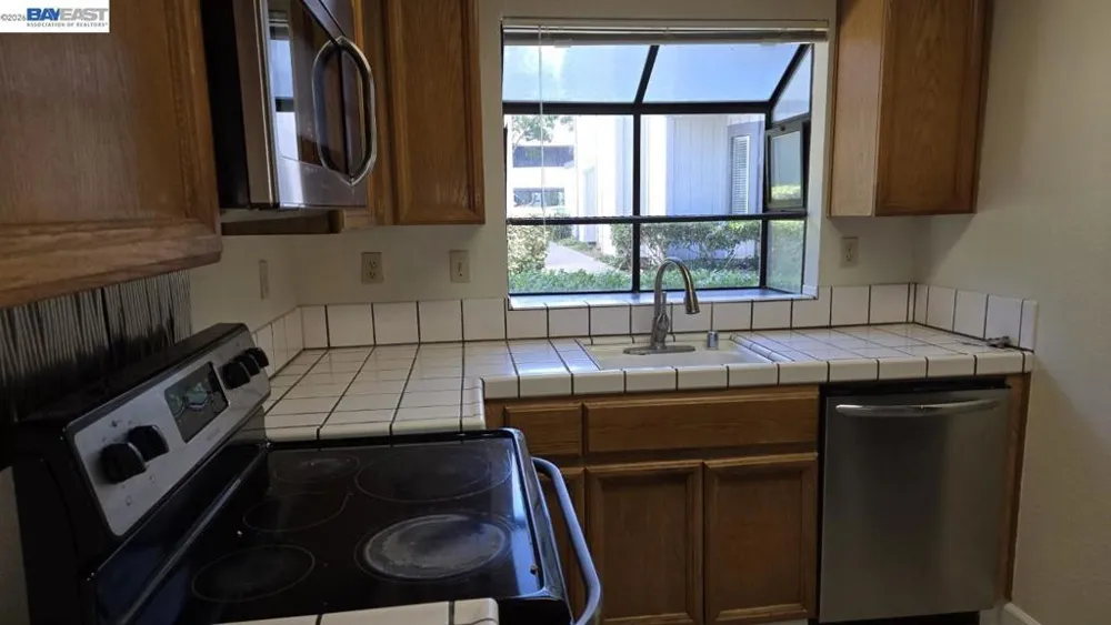 6125 Thornton Ave Newark, CA 94560