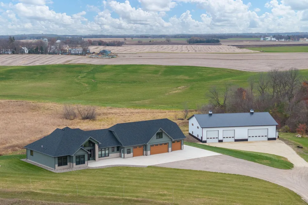 4051 Clearwater Trail Lonsdale, MN 55046