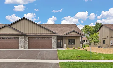 1043 Legend Lane
