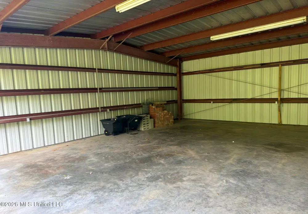 1058 Clabber Creek Drive Summit, MS 39666