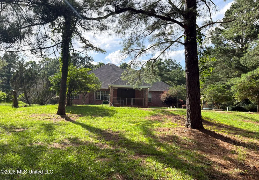 1058 Clabber Creek Drive Summit, MS 39666