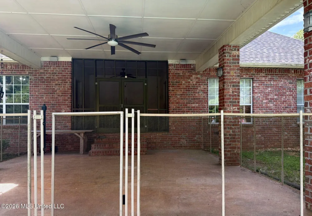 1058 Clabber Creek Drive Summit, MS 39666
