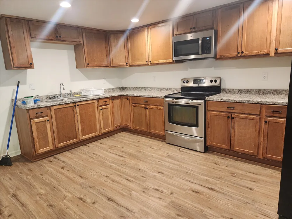 202 W Martin Comanche, TX 76401