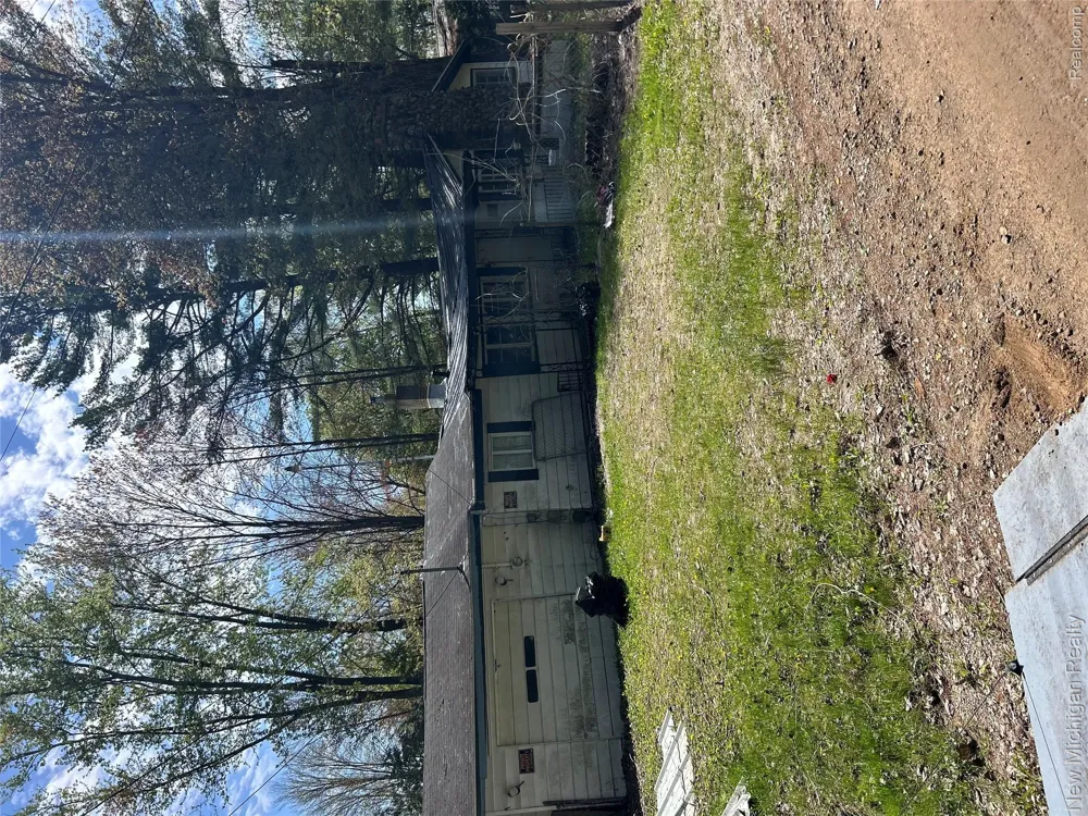 242 Hickory Street Hay Township, MI 48624