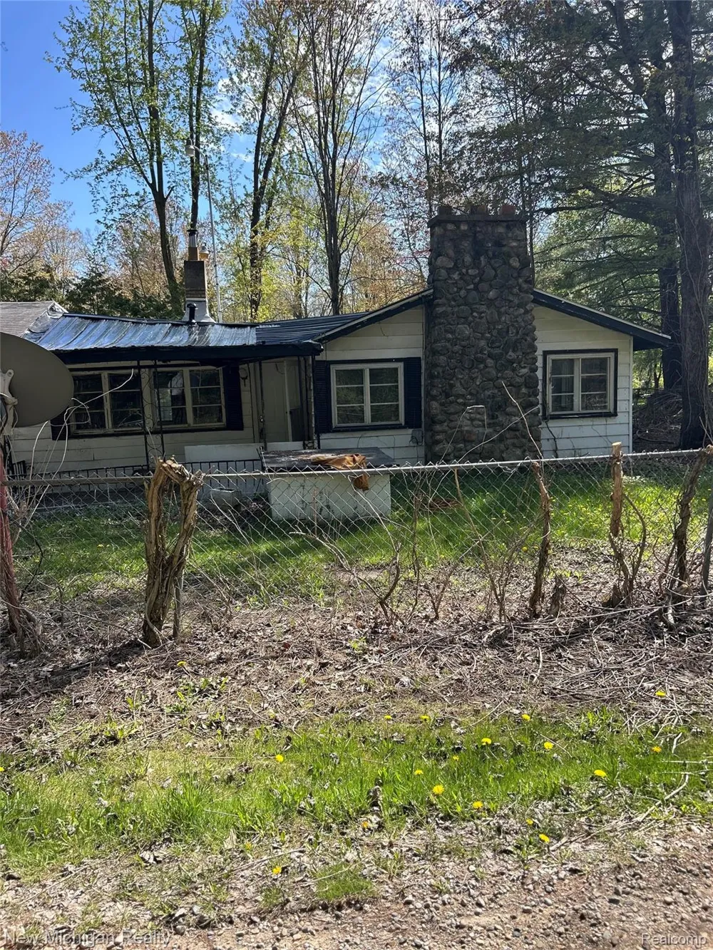 242 Hickory Street Hay Township, MI 48624