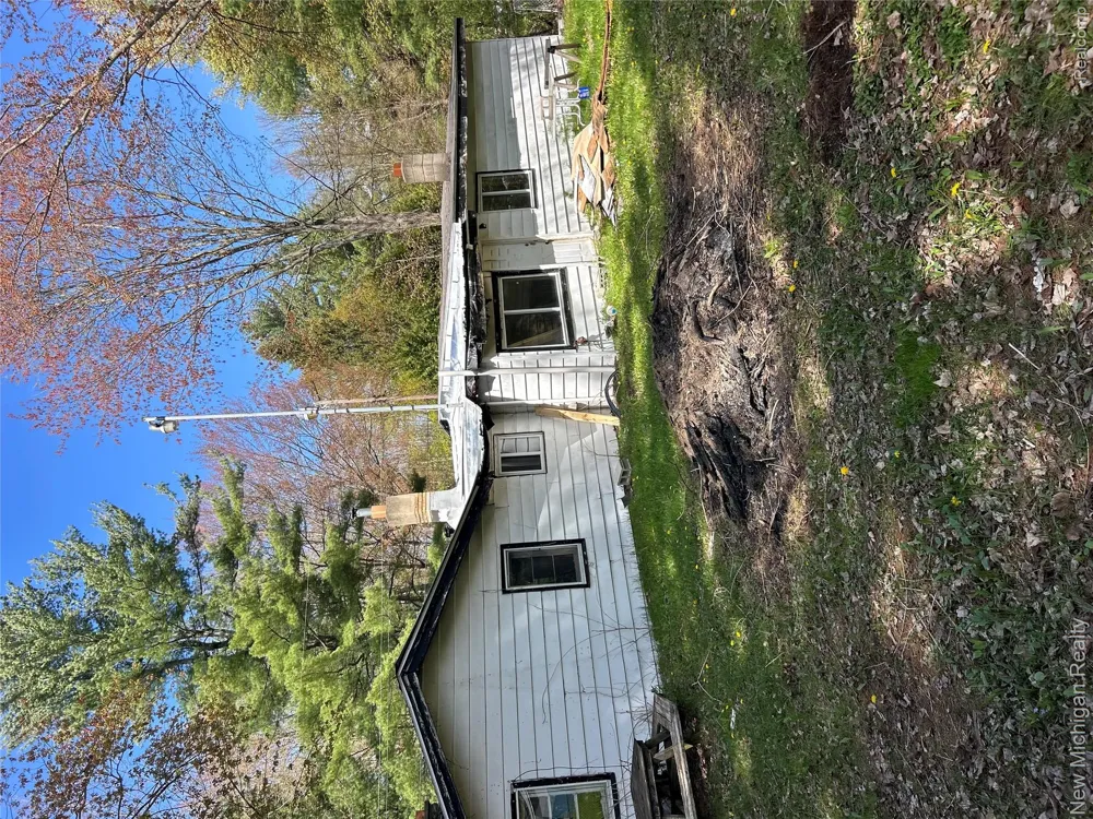 242 Hickory Street Hay Township, MI 48624